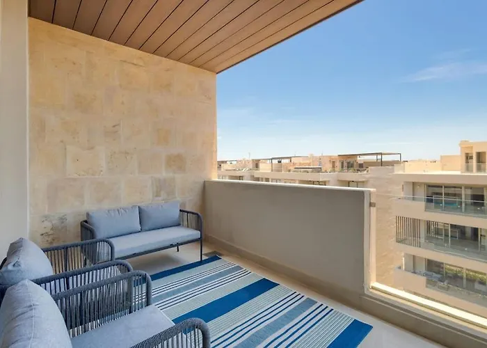 Сasa de vacaciones Elegant With Heated Pool, Pickleball, Gym & Garden Views *