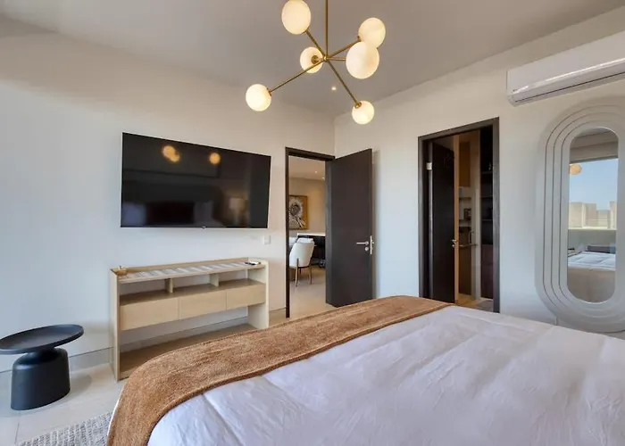 Elegant With Heated Pool, Pickleball, Gym & Garden Views Сasa de vacaciones Cabo San Lucas