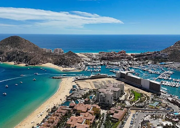 Сasa de vacaciones Elegant With Heated Pool, Pickleball, Gym & Garden Views Cabo San Lucas